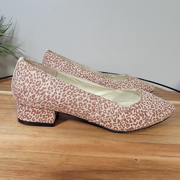 Journey Mini Leopard Print Pointed Toe Heeled Loafers Size 6 - Picture 8 of 17